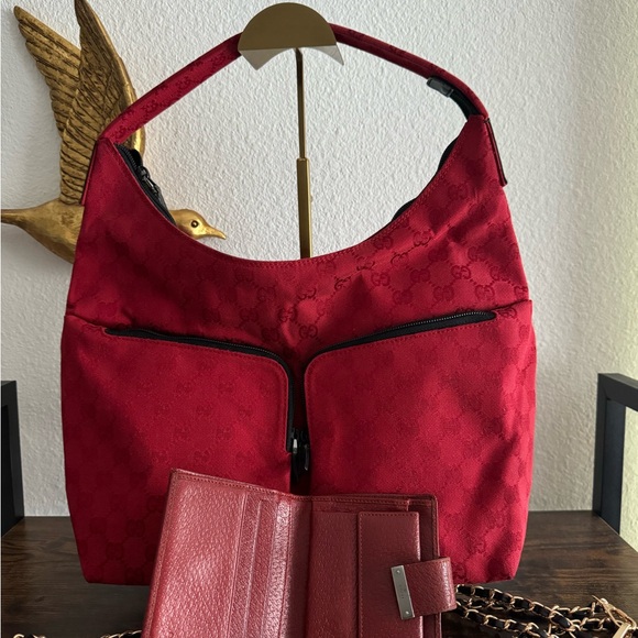 NWOT ❤️ GUCCI BUNDLE RED HOBO BAG W/COA & PRE LOVED MATCHING GG RED WALLET - Picture 6 of 11
